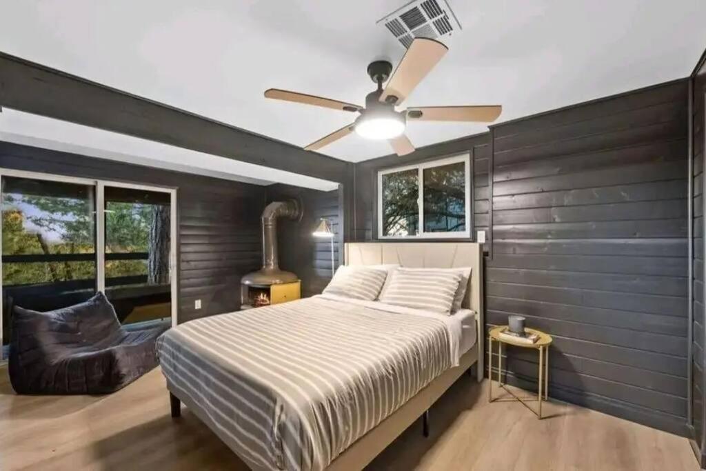 Updated Mountain Cabin Retreat With 180 Views Off Deck And Balcony Running Springs 外观 照片